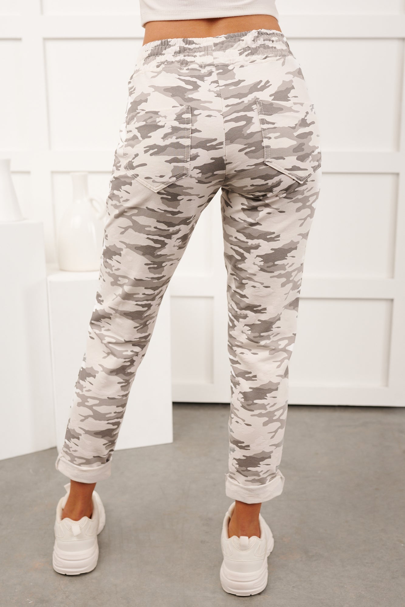Soft Focus Tie Front Camo Print Joggers (Grey)